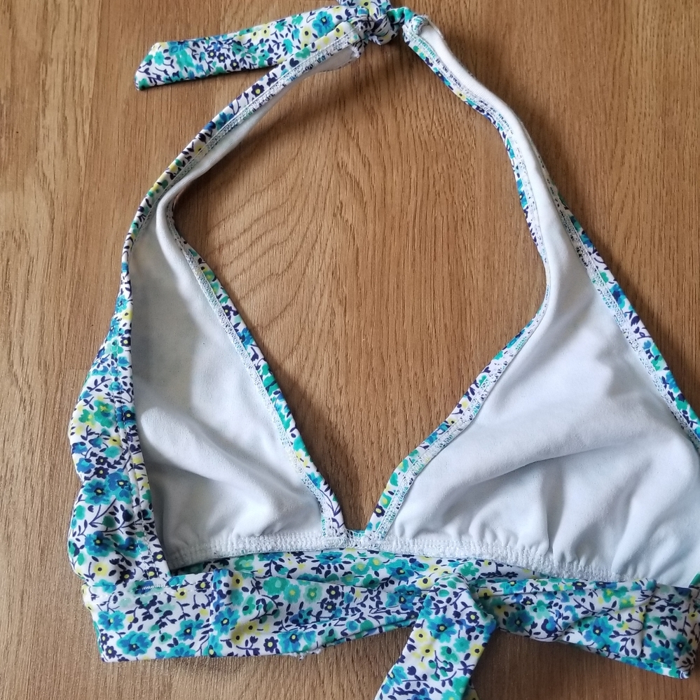 Bikini - Picture 2 of 3